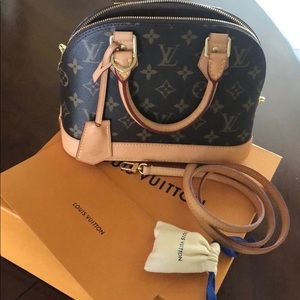 Louis Vuitton Alma BB, like new!